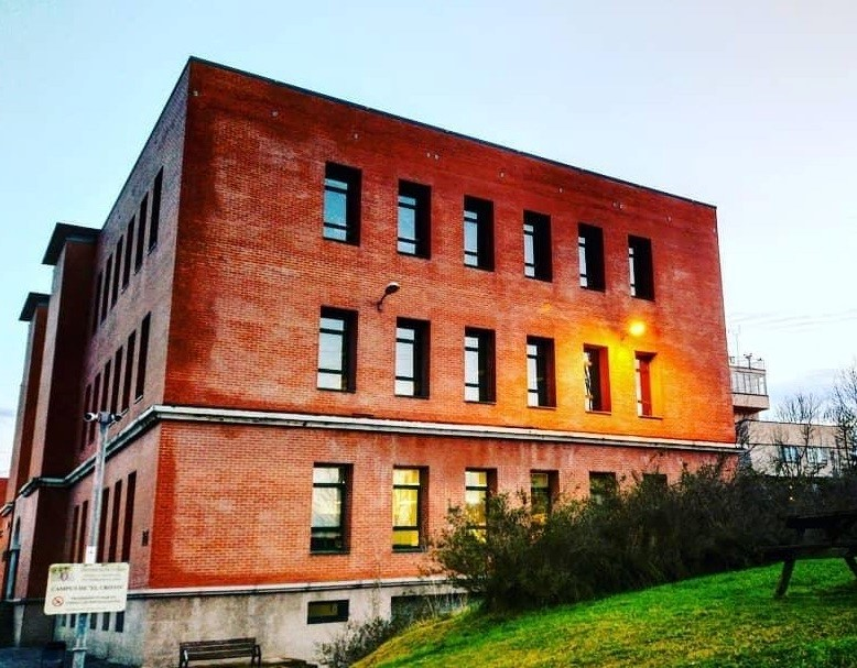 Edificio de la Biblioteca de Ciencias Jurídico-Sociales.png