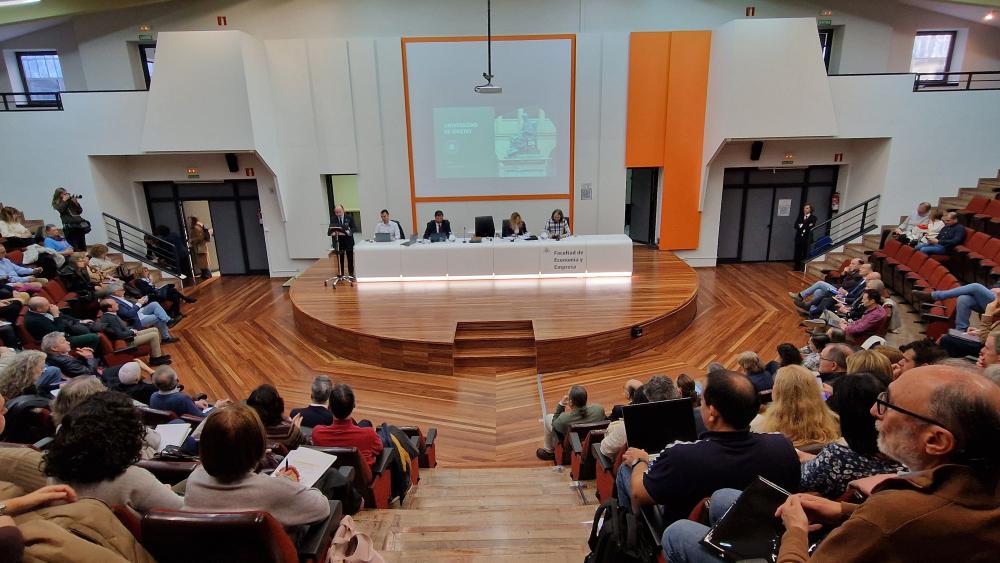 Imagen El rector presenta ante el claustro universitario los objetivos estratégicos del equipo de gobierno para el curso 2024-2025 