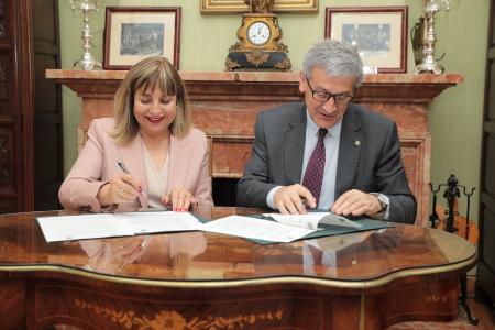 Firma de convenio Universidad y Ayuntamiento de Teverga web.JPG