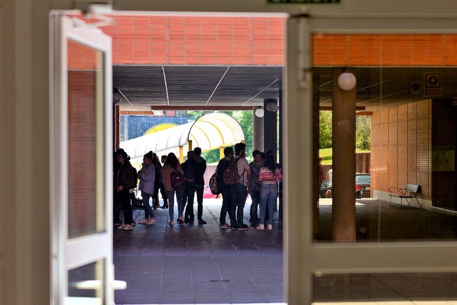 Imagen La Universidá d'Uviéu publica la quinta llista de la fase A y la segunda de les fases B y C d'alumnos almitíos n'estudios de grau 