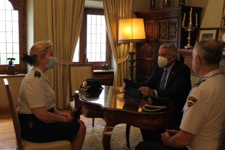 Imagen El rector recibe a la nueva jefa superior de Policía de Asturias