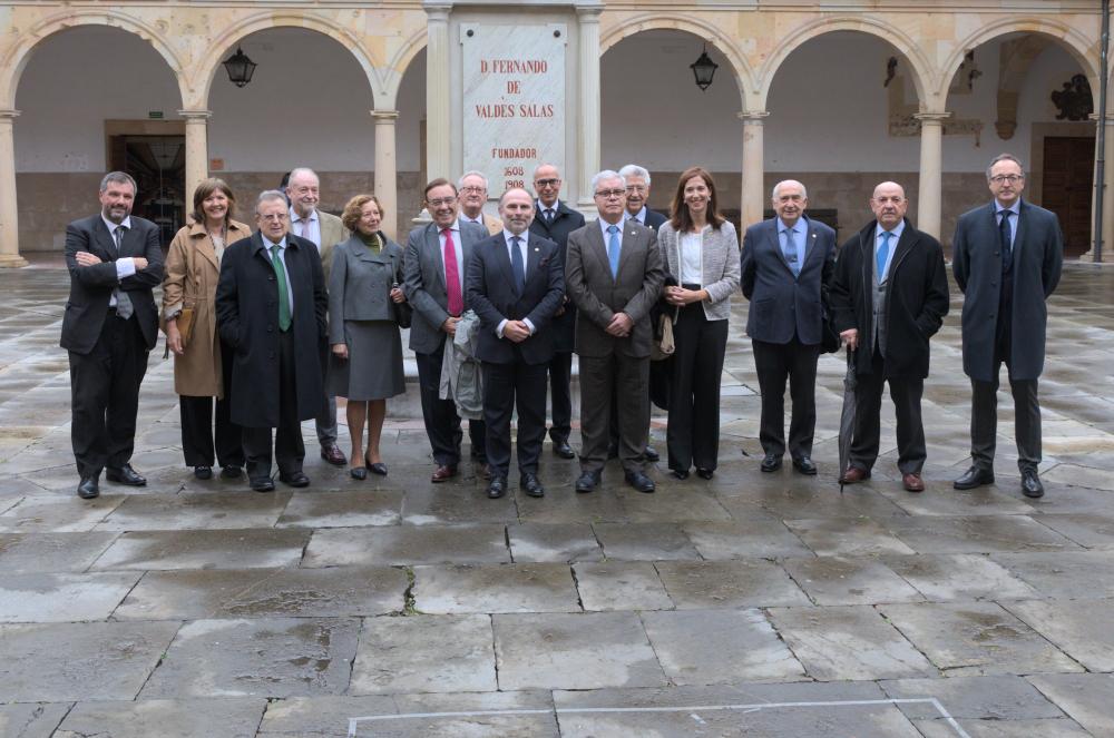 Imagen La Universidad de Oviedo distingue a sus exsecretarios y exsecretarias generales