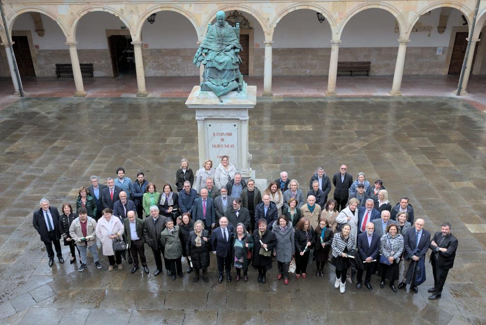 Imagen La Universidad de Oviedo entrega las insignias de oro y plata y a título póstumo de la institución