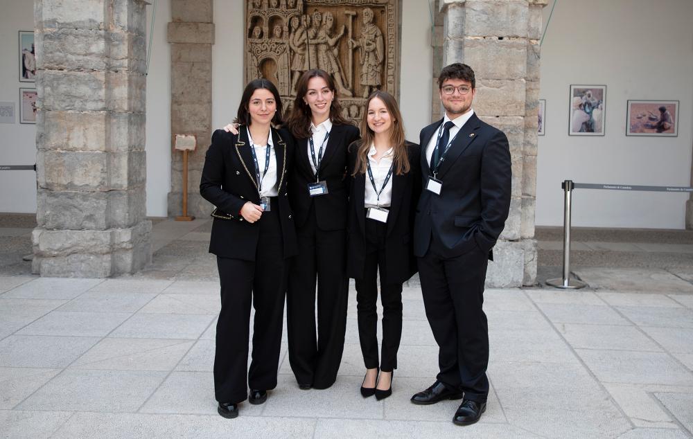 Imagen El equipo de la Universidad de Zaragoza gana la XIV Liga de Debate Interuniversitario del G-9