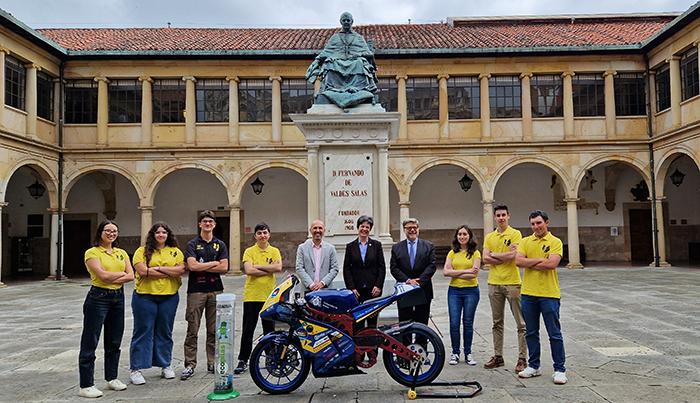 Imagen La Universidá d'Uviéu y Ecopilas anueven el so conveniu de collaboración de sofitu al equipu Wolfast Uniovi