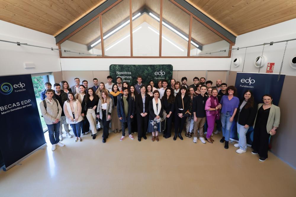 Imagen 80 estudiantes de la Universidad de Oviedo completan con éxito su beca en EDP