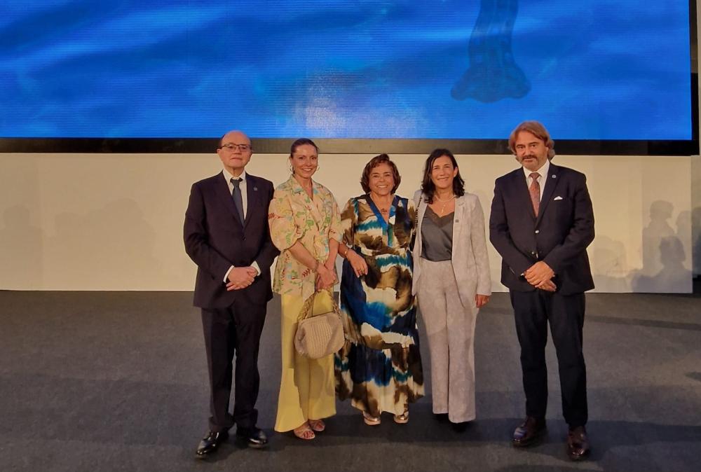 Imagen La catedrática emérita de la Universidá d'Uviéu Adonina Tardón recibe la Medaya d'Asturies